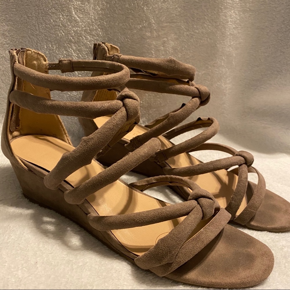 Sz 8 wedge heel sandals